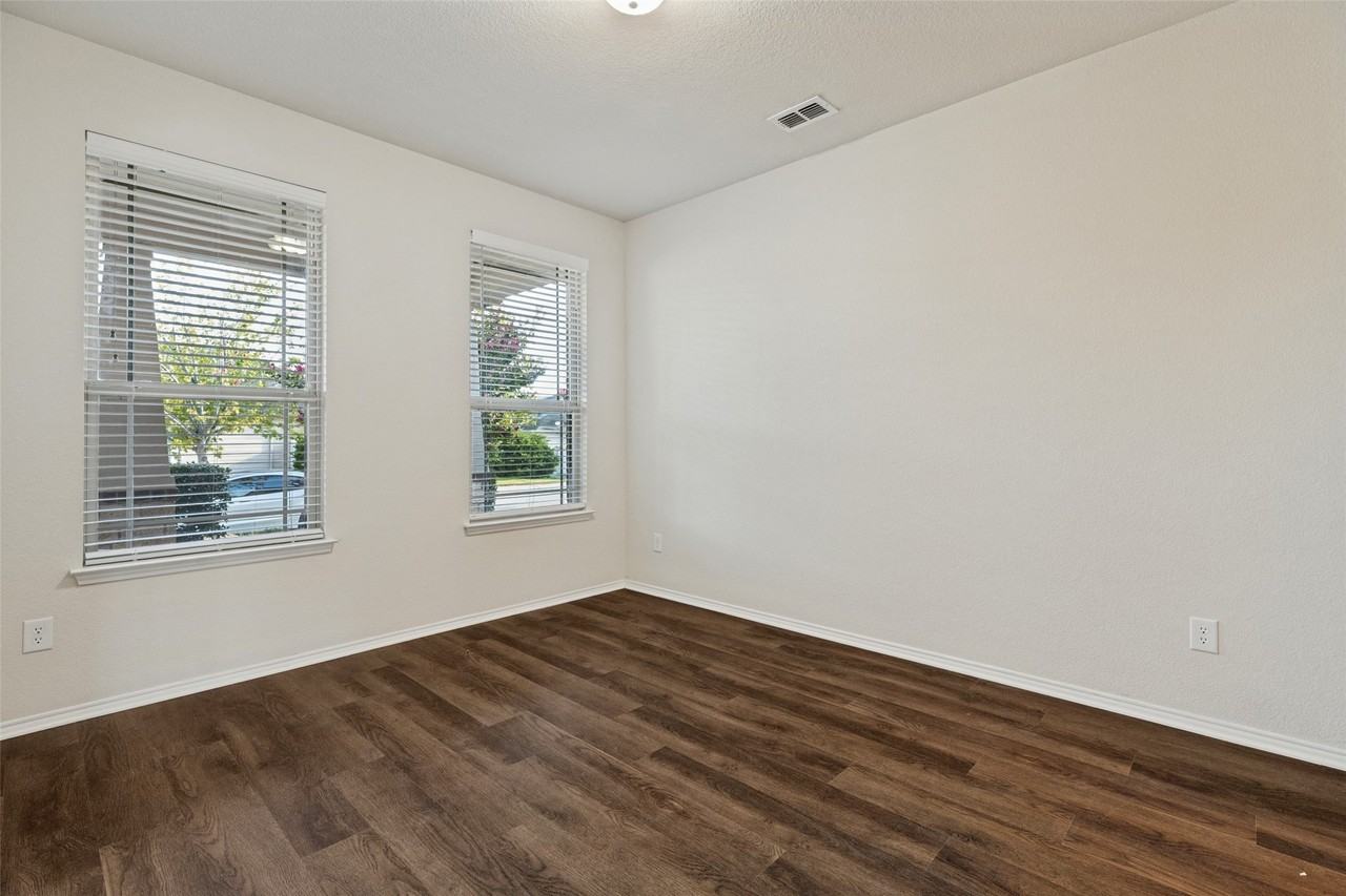 1108 Black Cherry Dr - Photo 5 of 25