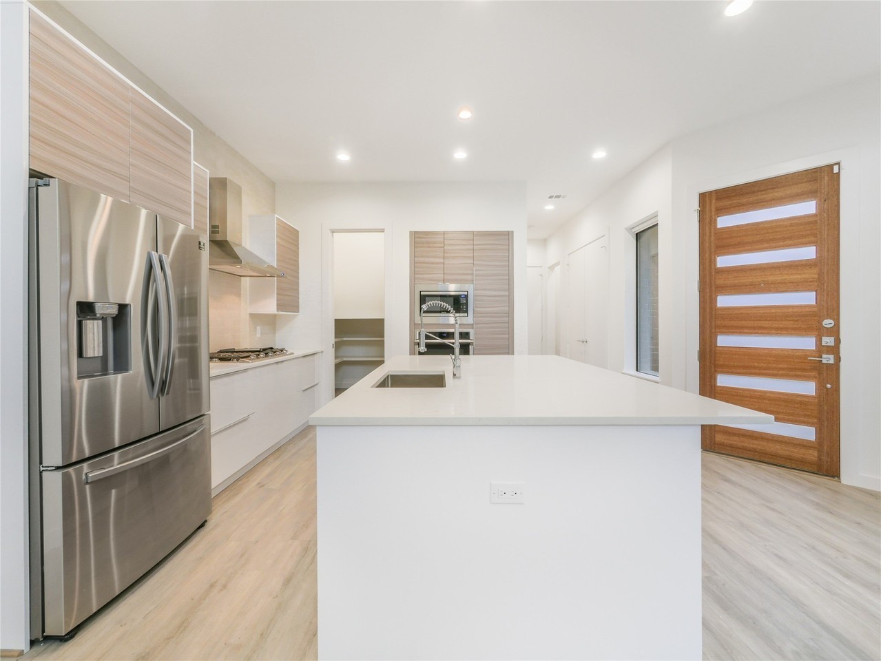2326 Vagas St - Photo 4 of 15