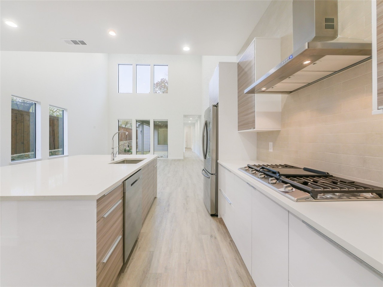 2326 Vagas St - Photo 5 of 15
