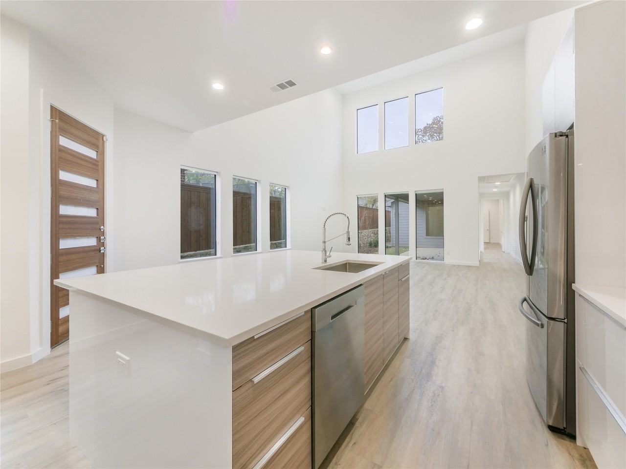2326 Vagas St - Photo 6 of 15