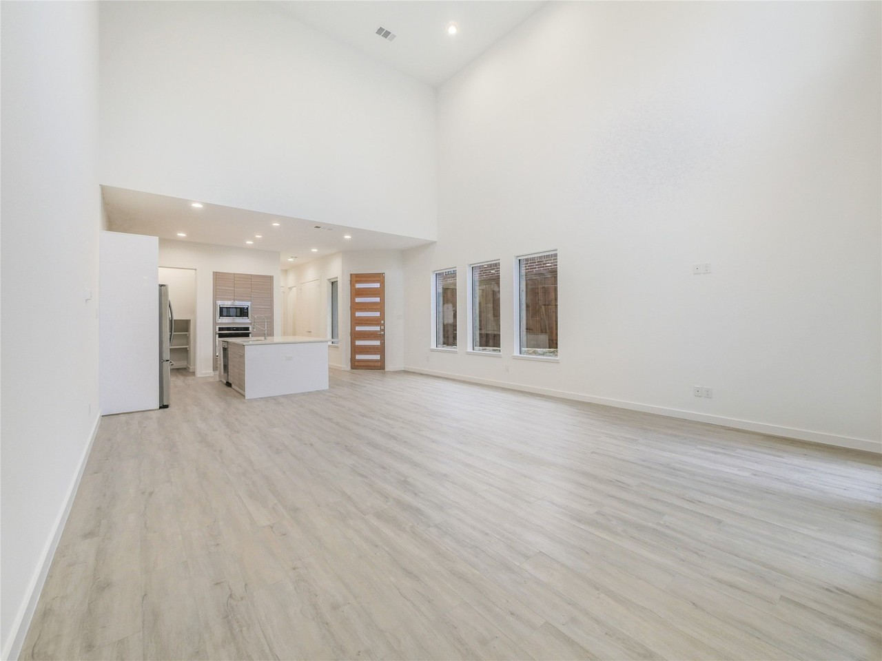 2326 Vagas St - Photo 7 of 15