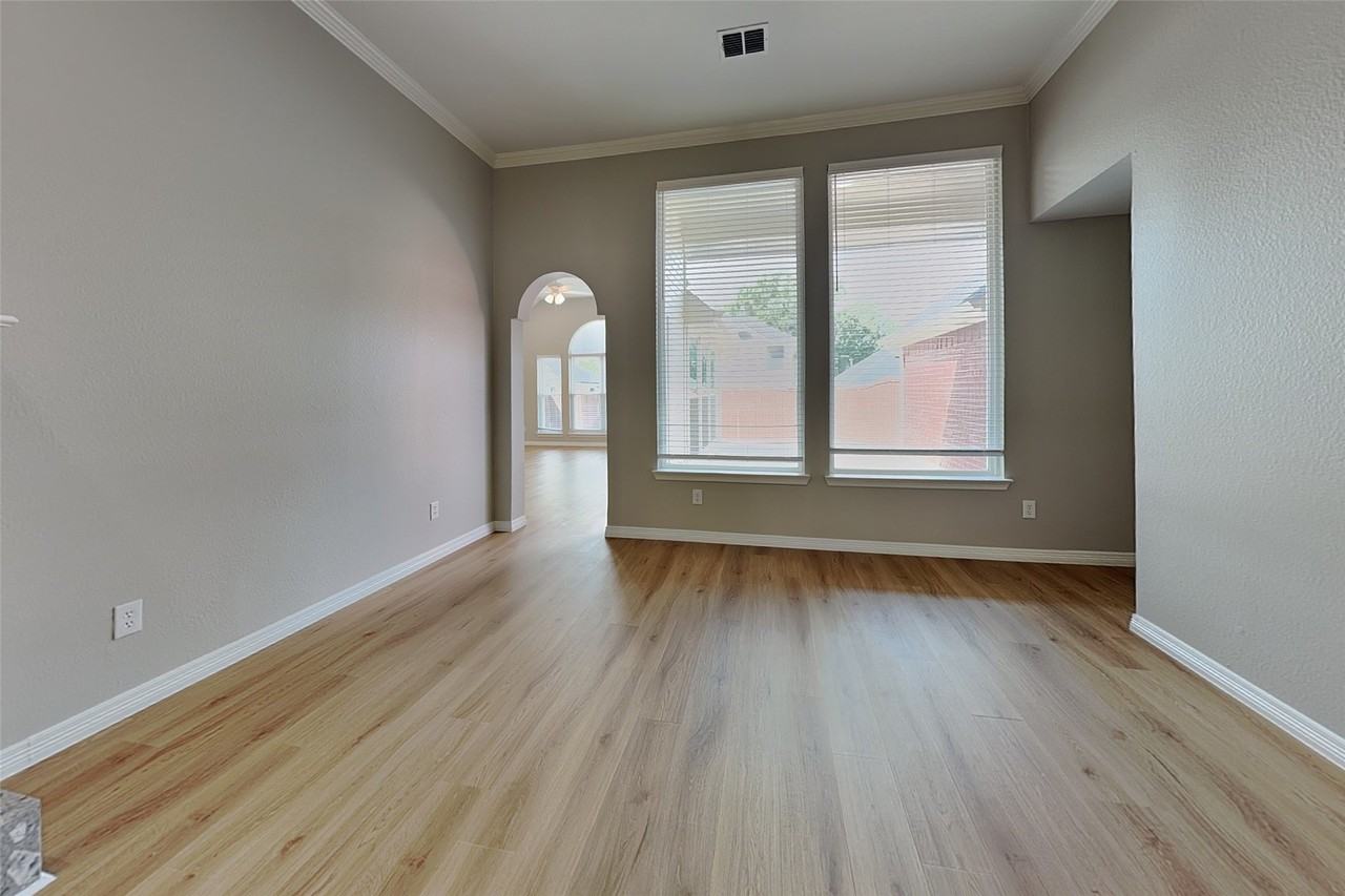 1527 Jeanette Way - Photo 2 of 24