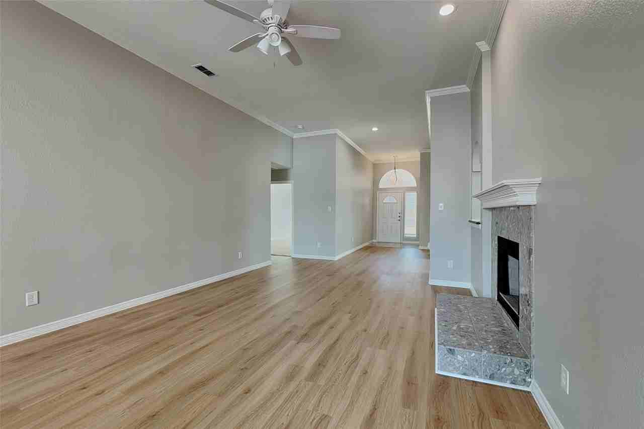 1527 Jeanette Way - Photo 3 of 24
