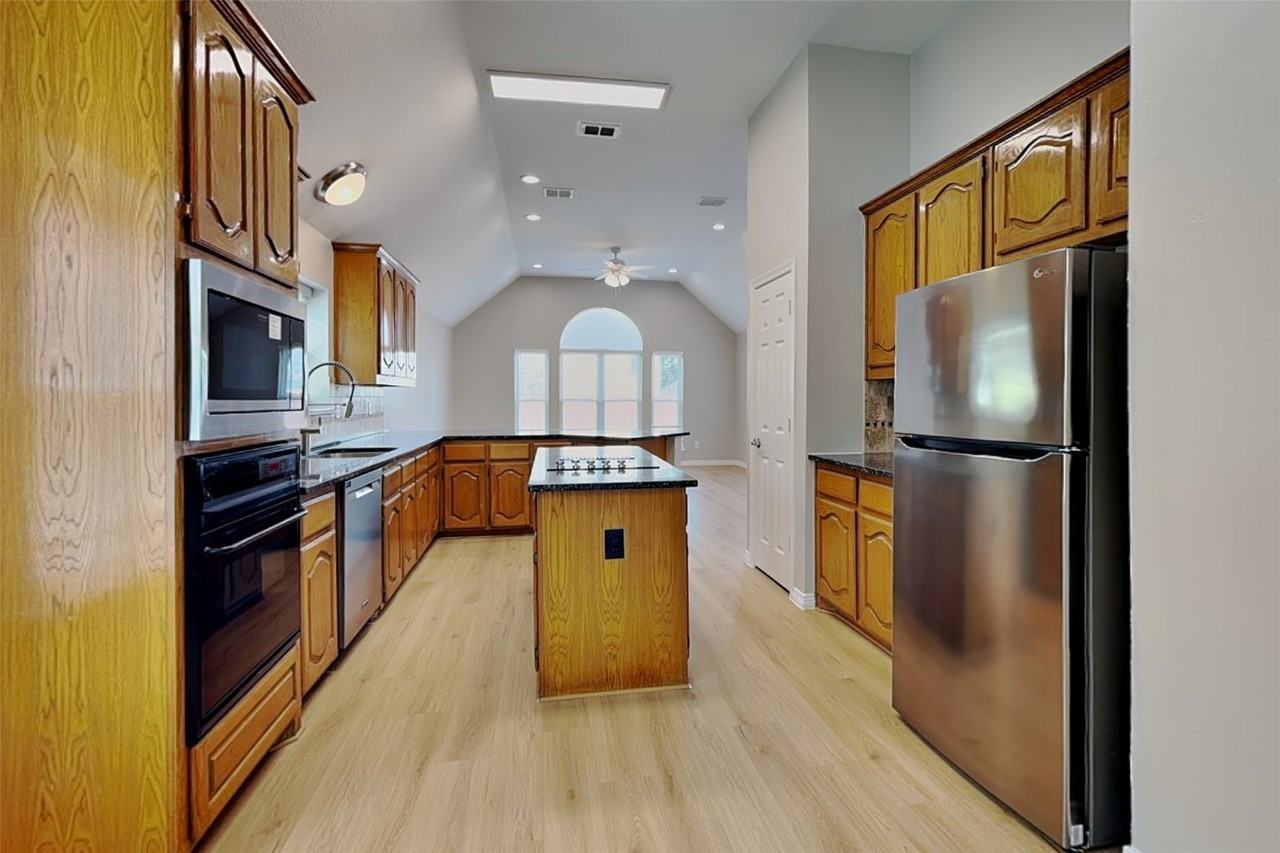 1527 Jeanette Way - Photo 5 of 24