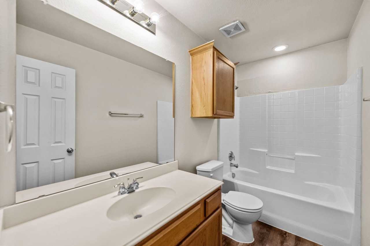 2032 Sunny Side Dr - Photo 5 of 9