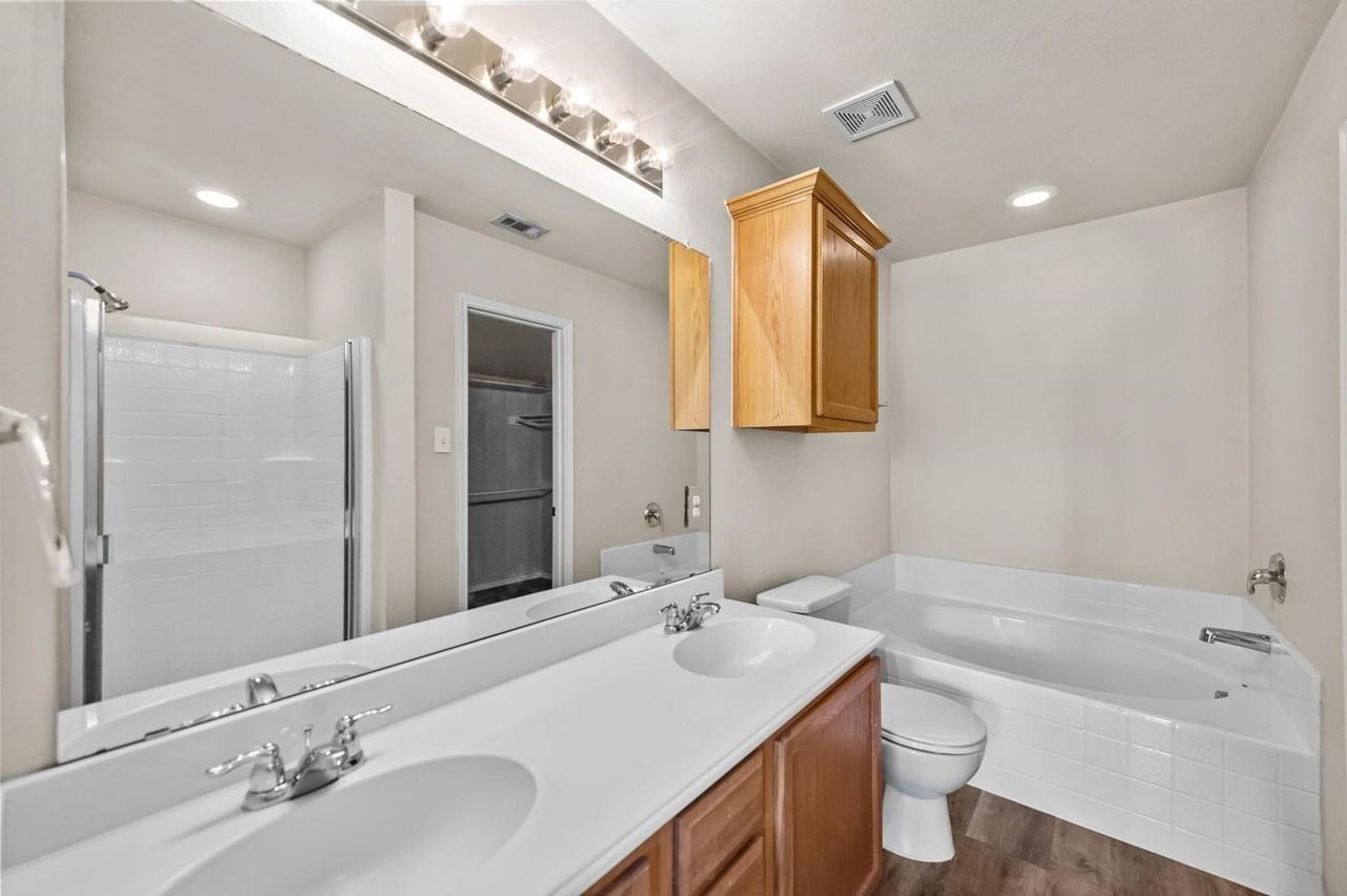 2032 Sunny Side Dr - Photo 6 of 9
