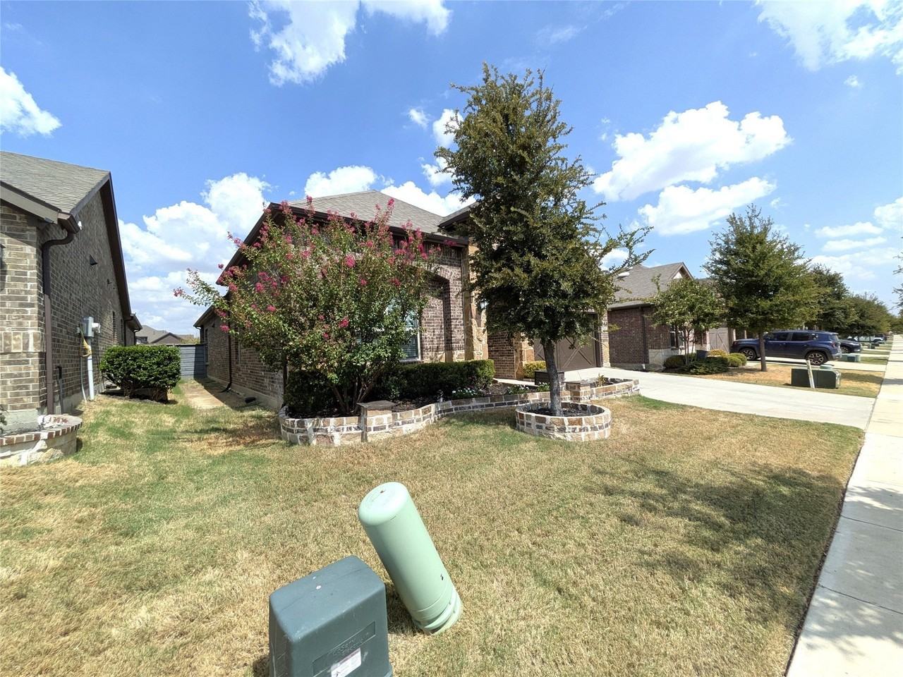 1409 Summit View Ln - Photo 4 of 39