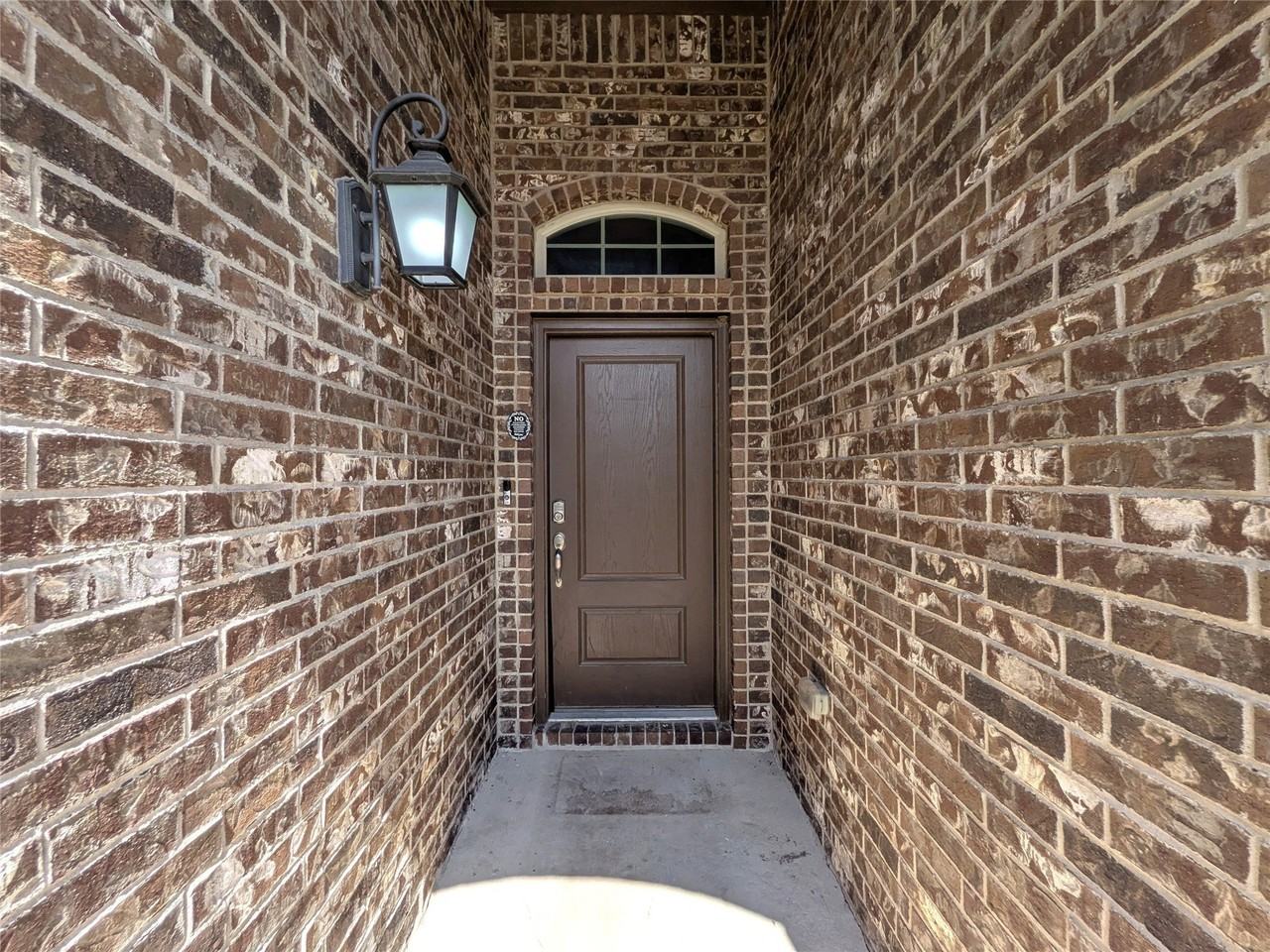 1409 Summit View Ln - Photo 5 of 39
