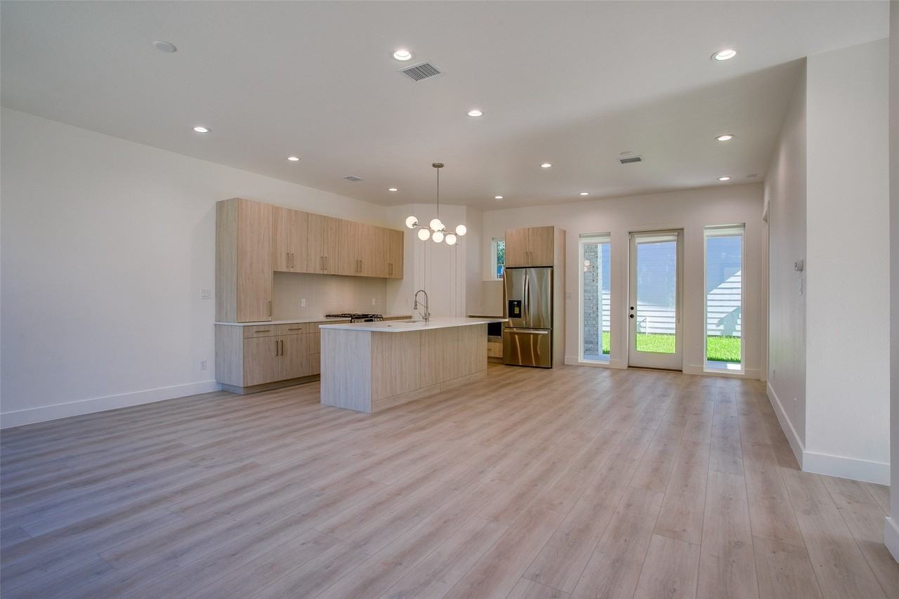 424 N Denver St - Photo 5 of 14