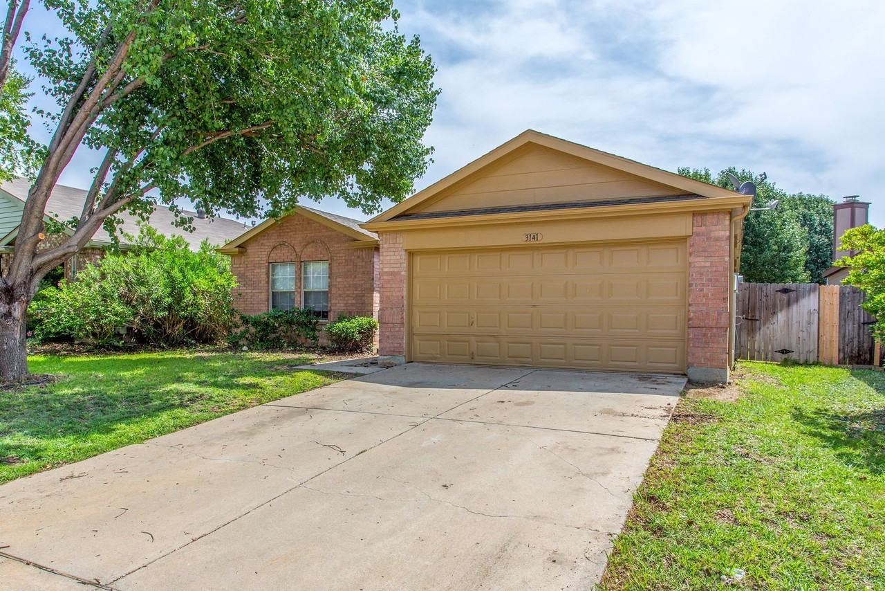 3141 Briary Trace Ct - Photo 2 of 26