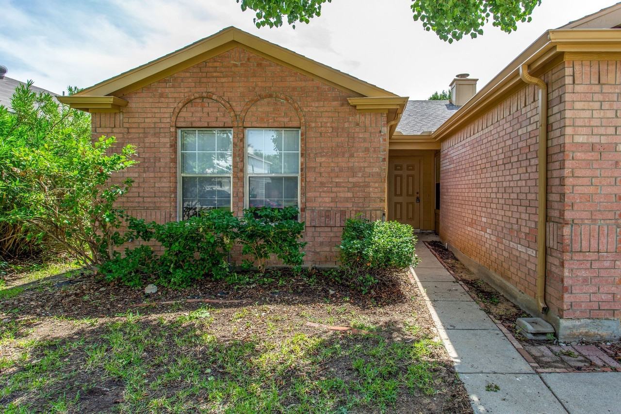 3141 Briary Trace Ct - Photo 3 of 26