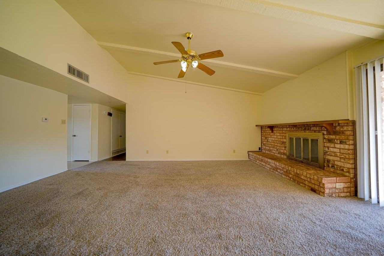 6218 Fallbrook Dr - Photo 4 of 32