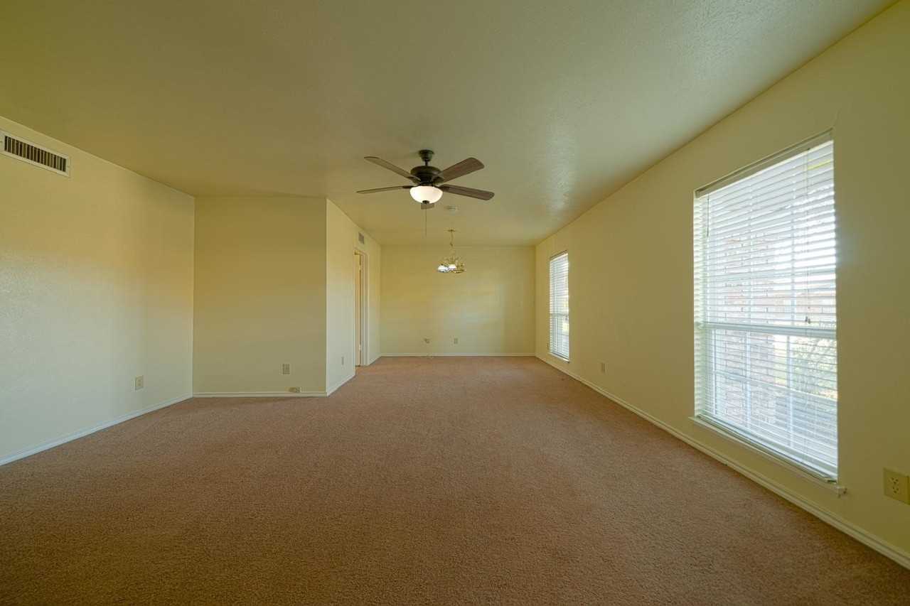 6218 Fallbrook Dr - Photo 6 of 32