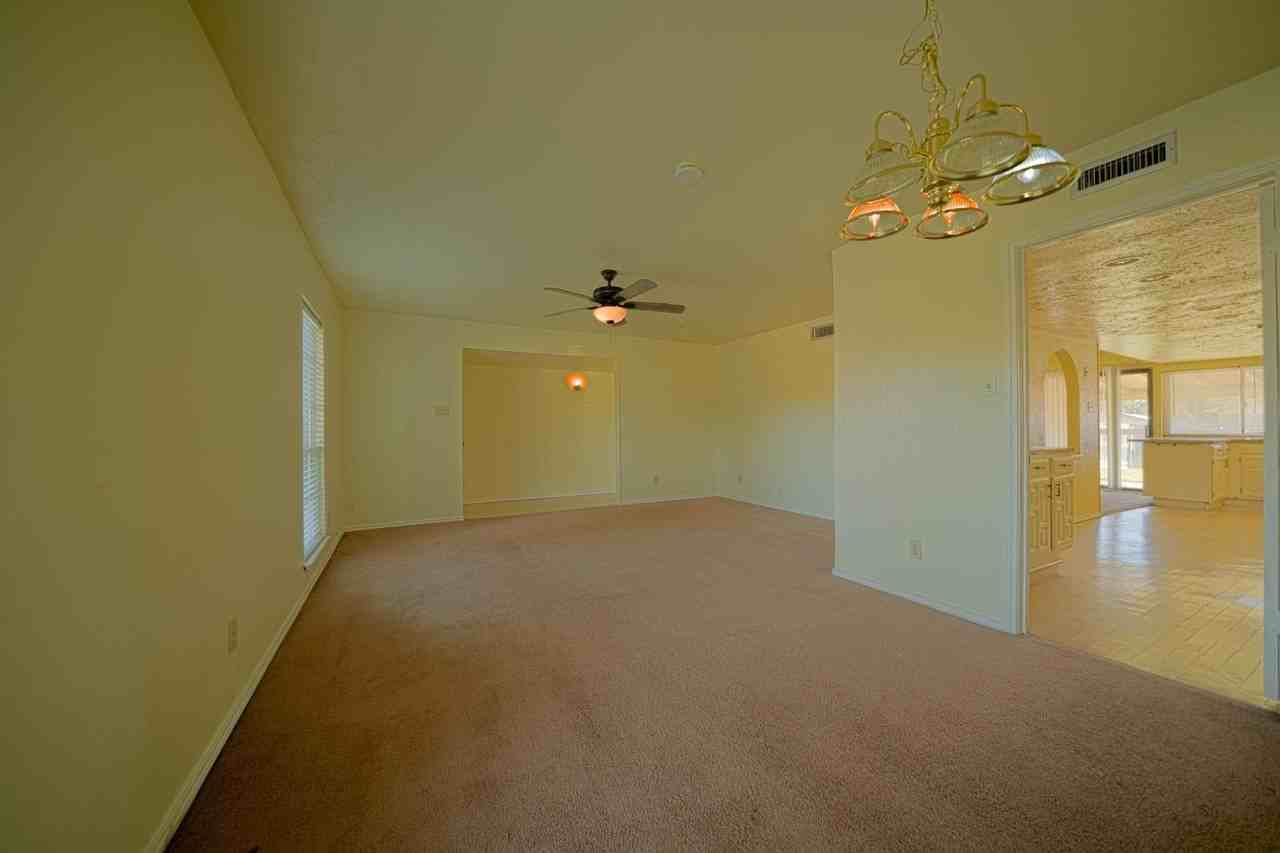 6218 Fallbrook Dr - Photo 7 of 32