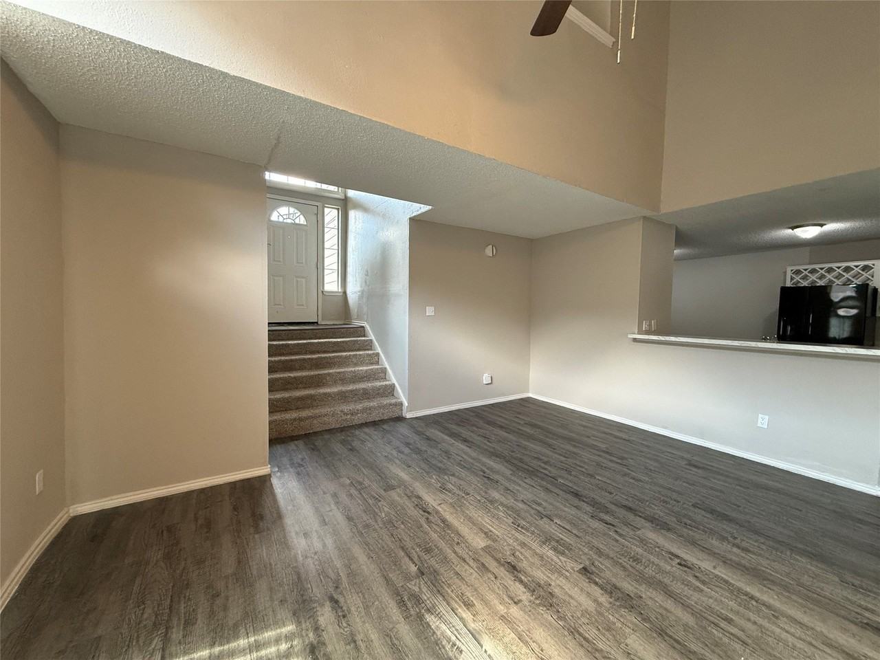 4307 Scarsdale Ln - Photo 4 of 25