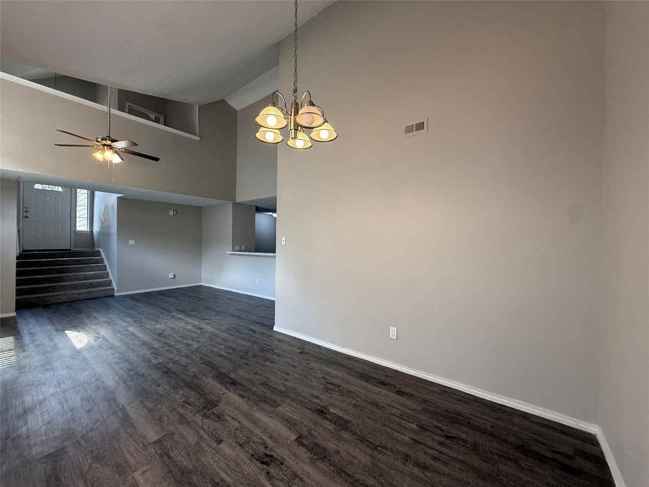 4307 Scarsdale Ln - Photo 6 of 25