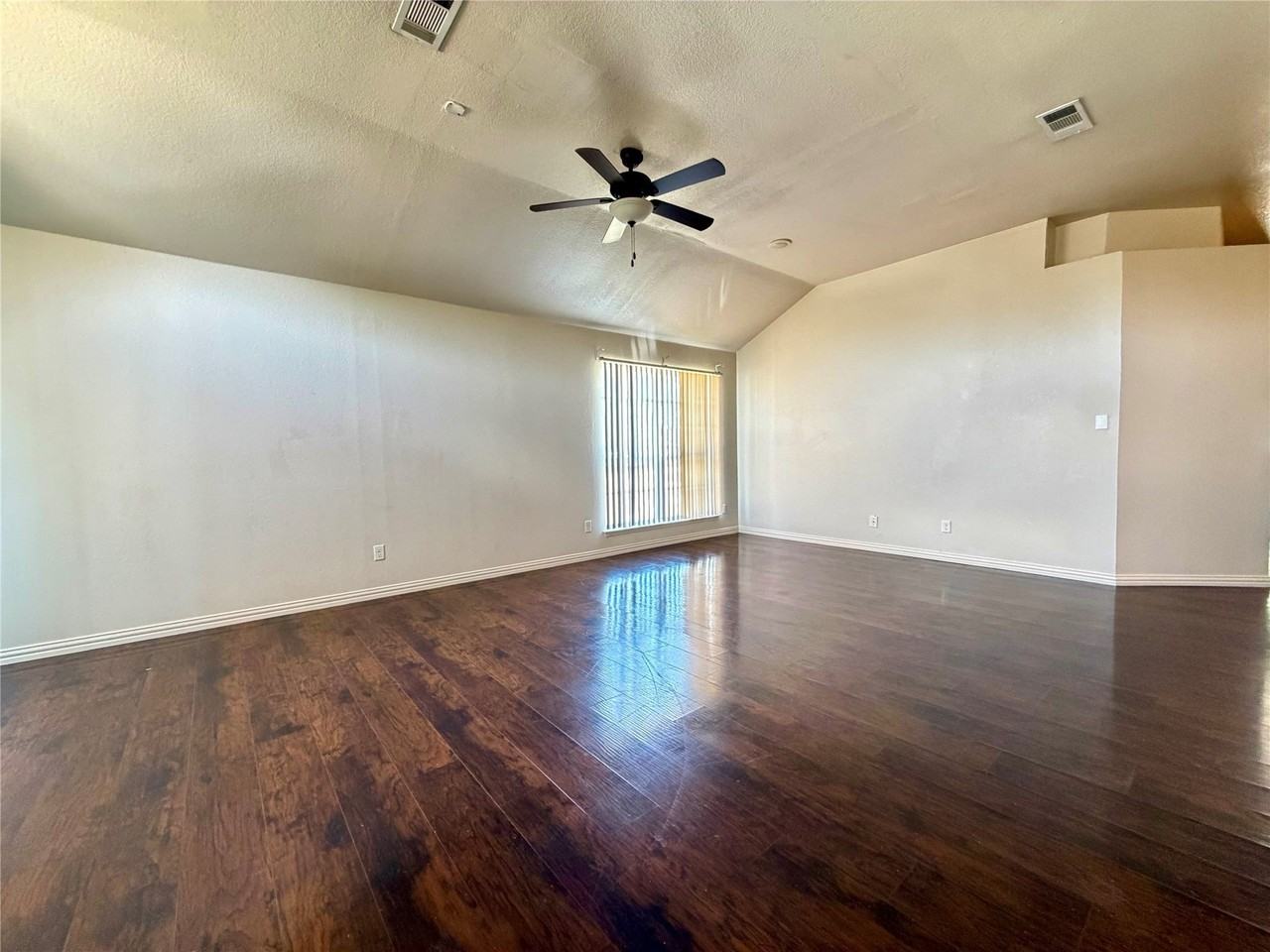 5408 Dove Dr - Photo 5 of 38