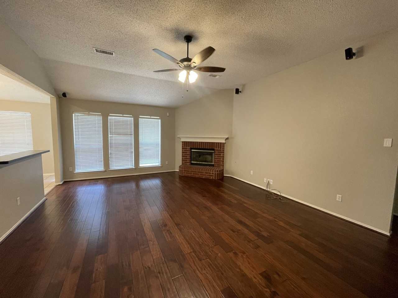 1405 High Crest Dr - Photo 2 of 14