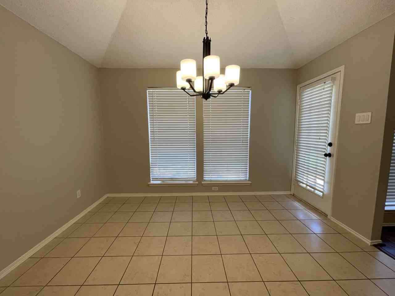 1405 High Crest Dr - Photo 5 of 14