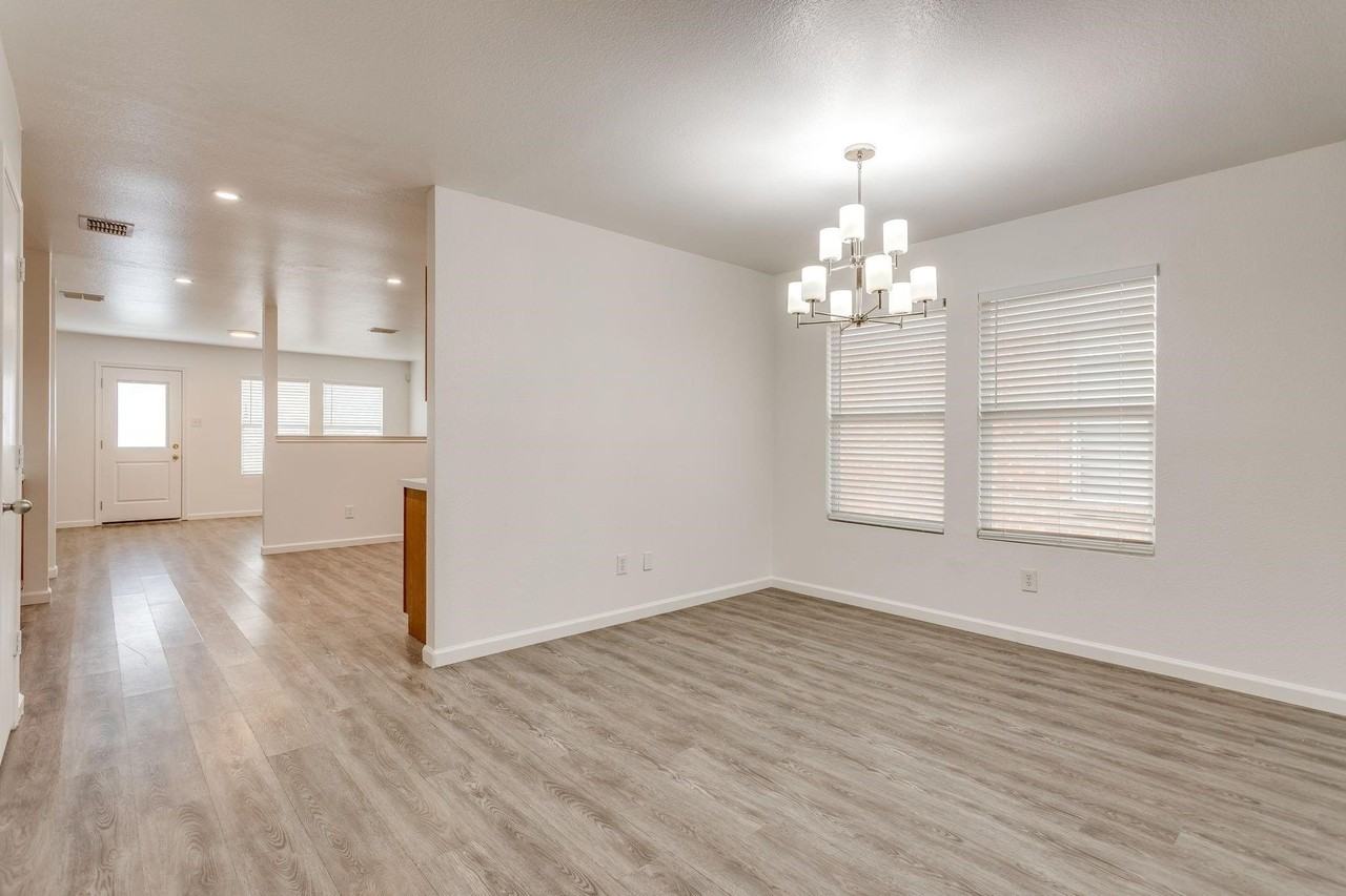 1616 Diamond Lake Trl - Photo 4 of 35