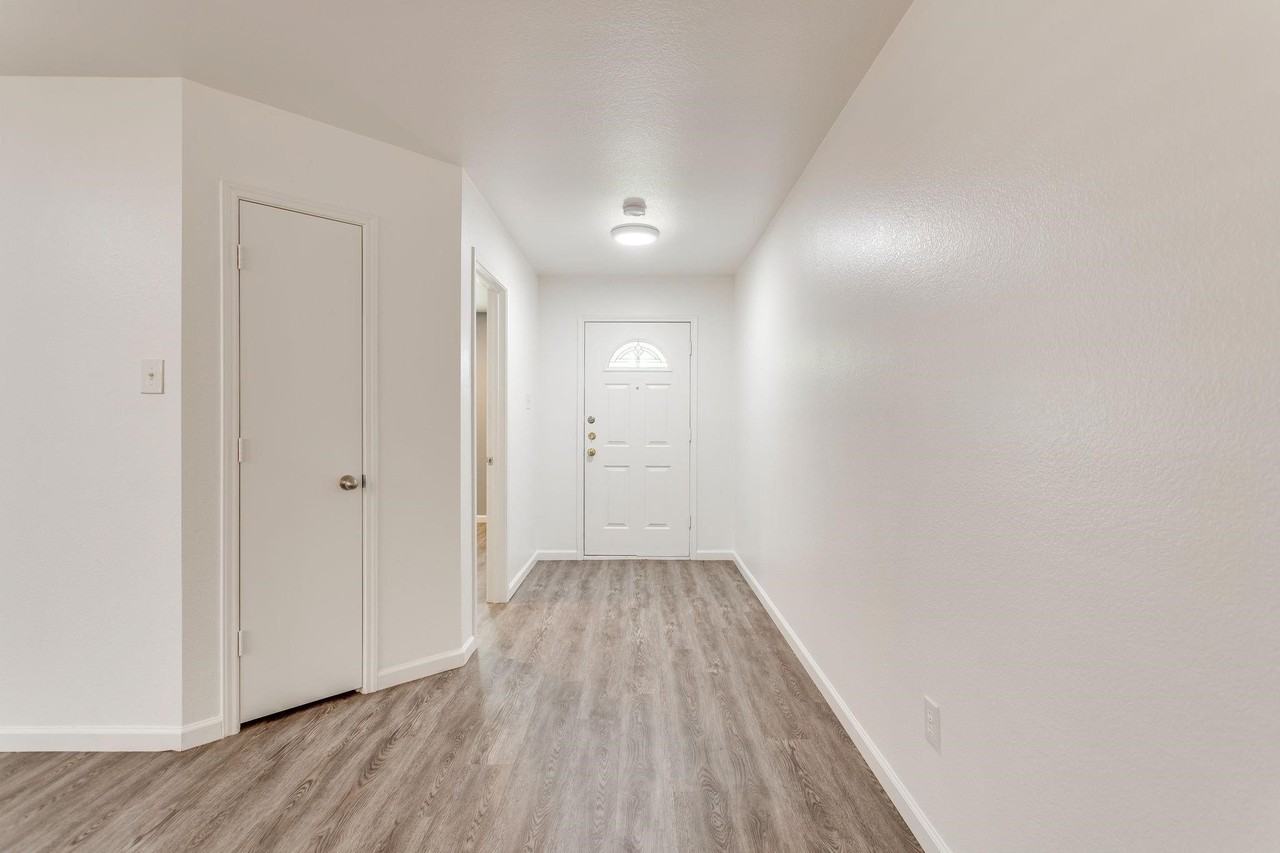 1616 Diamond Lake Trl - Photo 6 of 35