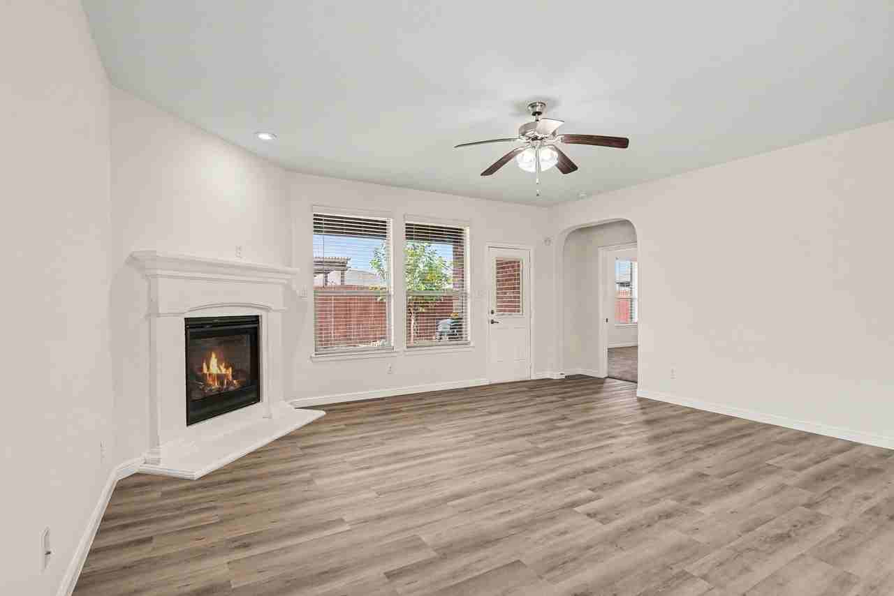 729 Rebecca Ln - Photo 6 of 29