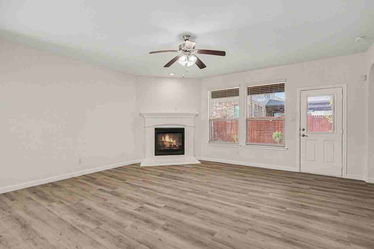 729 Rebecca Ln - Photo 7 of 29