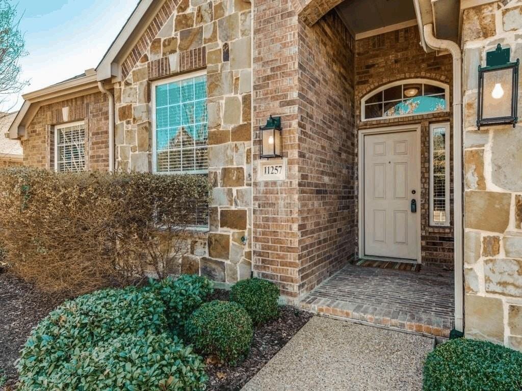 11257 Corsicana Dr - Photo 2 of 6