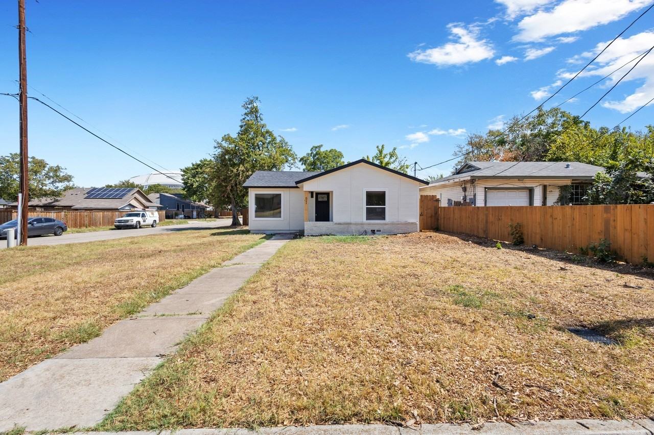 621 Truman St - Photo 3 of 25