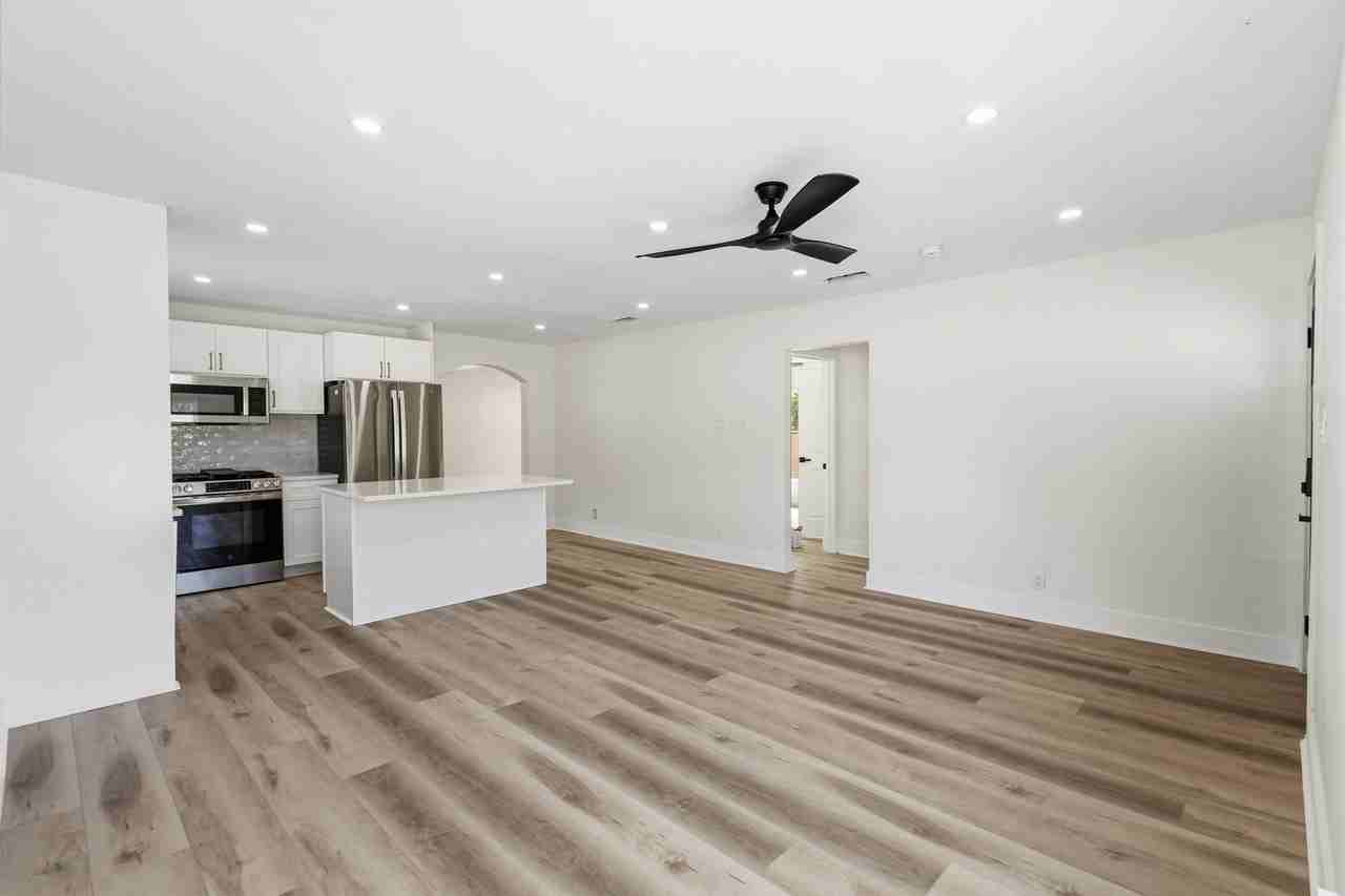 621 Truman St - Photo 6 of 25