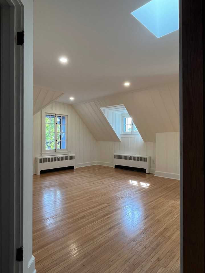 101 Troup St #6 - Photo 5 of 11
