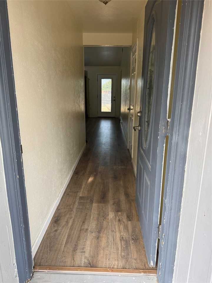 2820 Laramie St - Photo 3 of 12