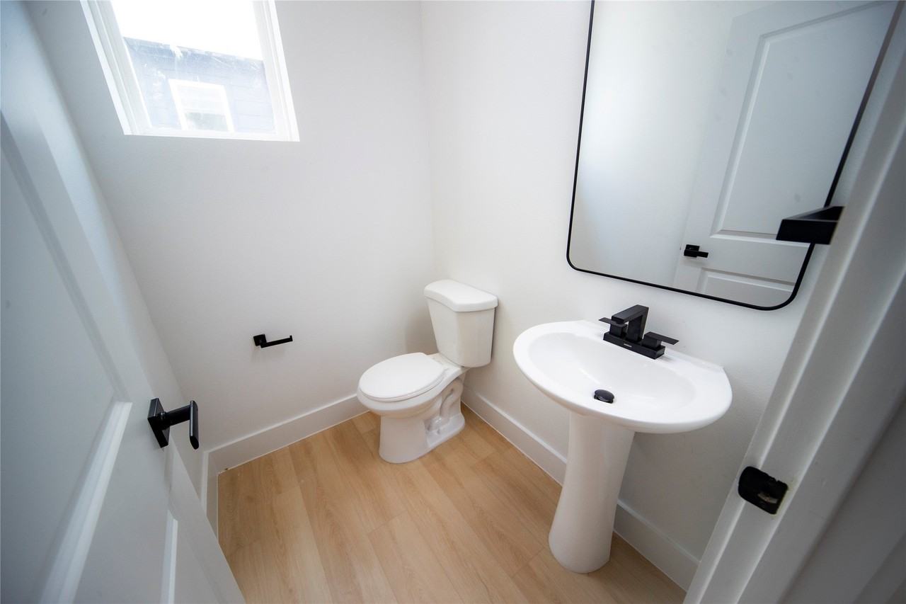 2804 Weisenberger St #233 - Photo 6 of 19