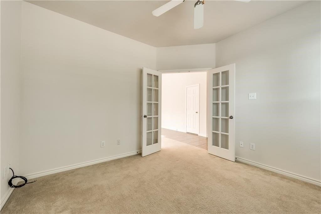 5601 Millers Creek Dr - Photo 4 of 19
