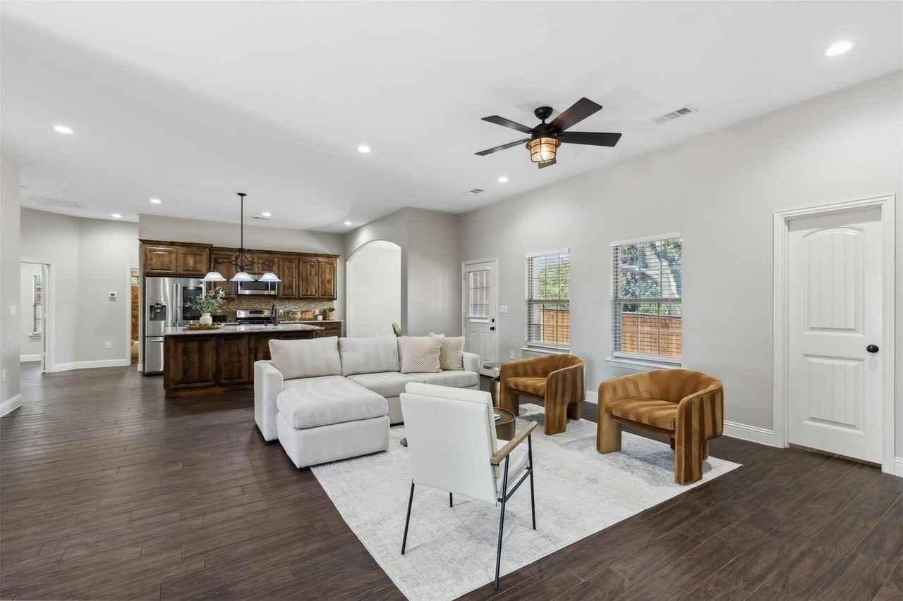 4662 Barbara Rd - Photo 5 of 14