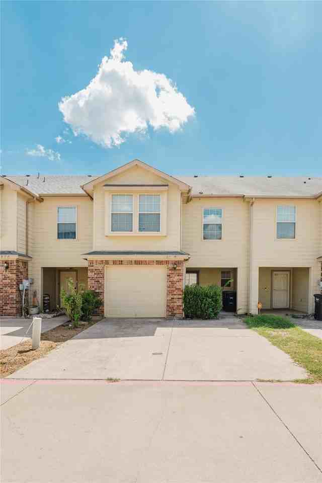 12604 Bay Ave - Photo 3 of 31