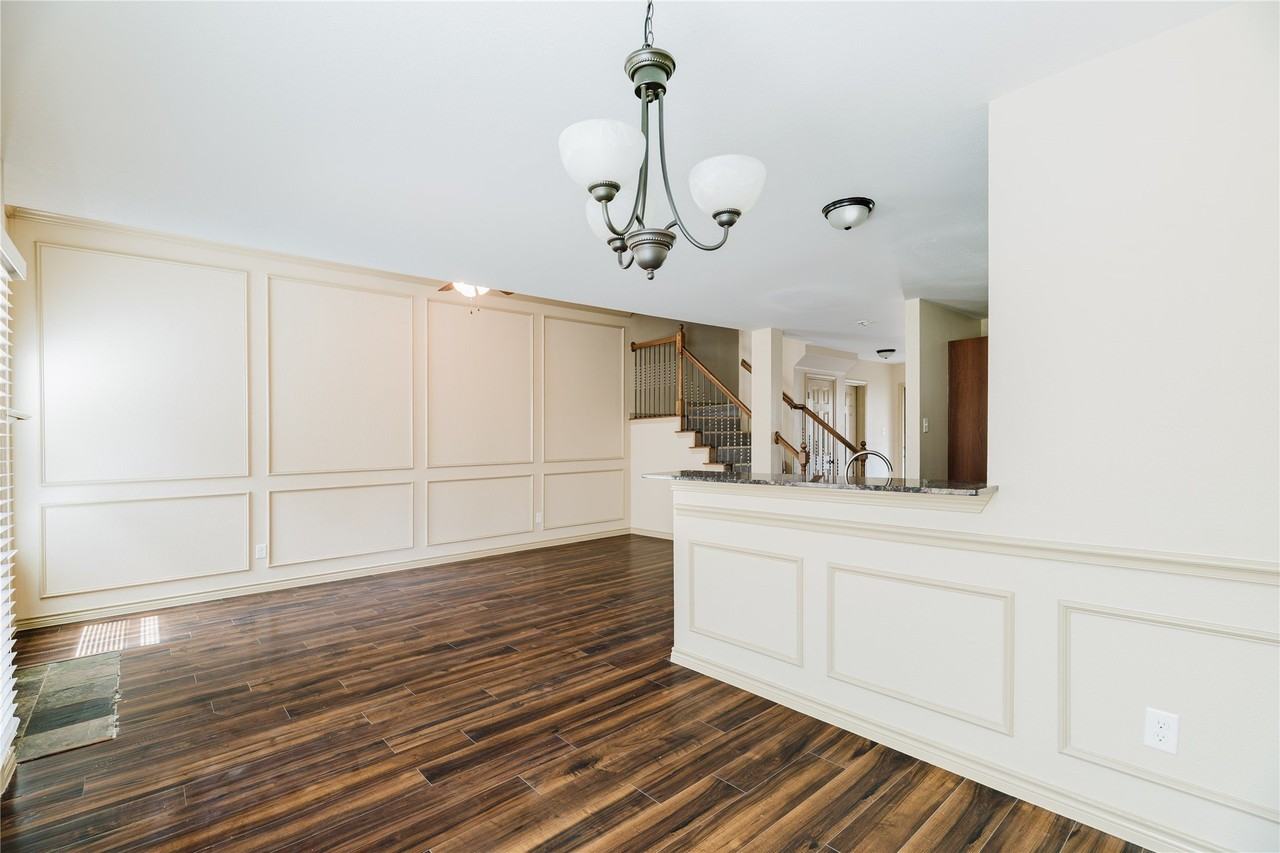 12604 Bay Ave - Photo 4 of 31