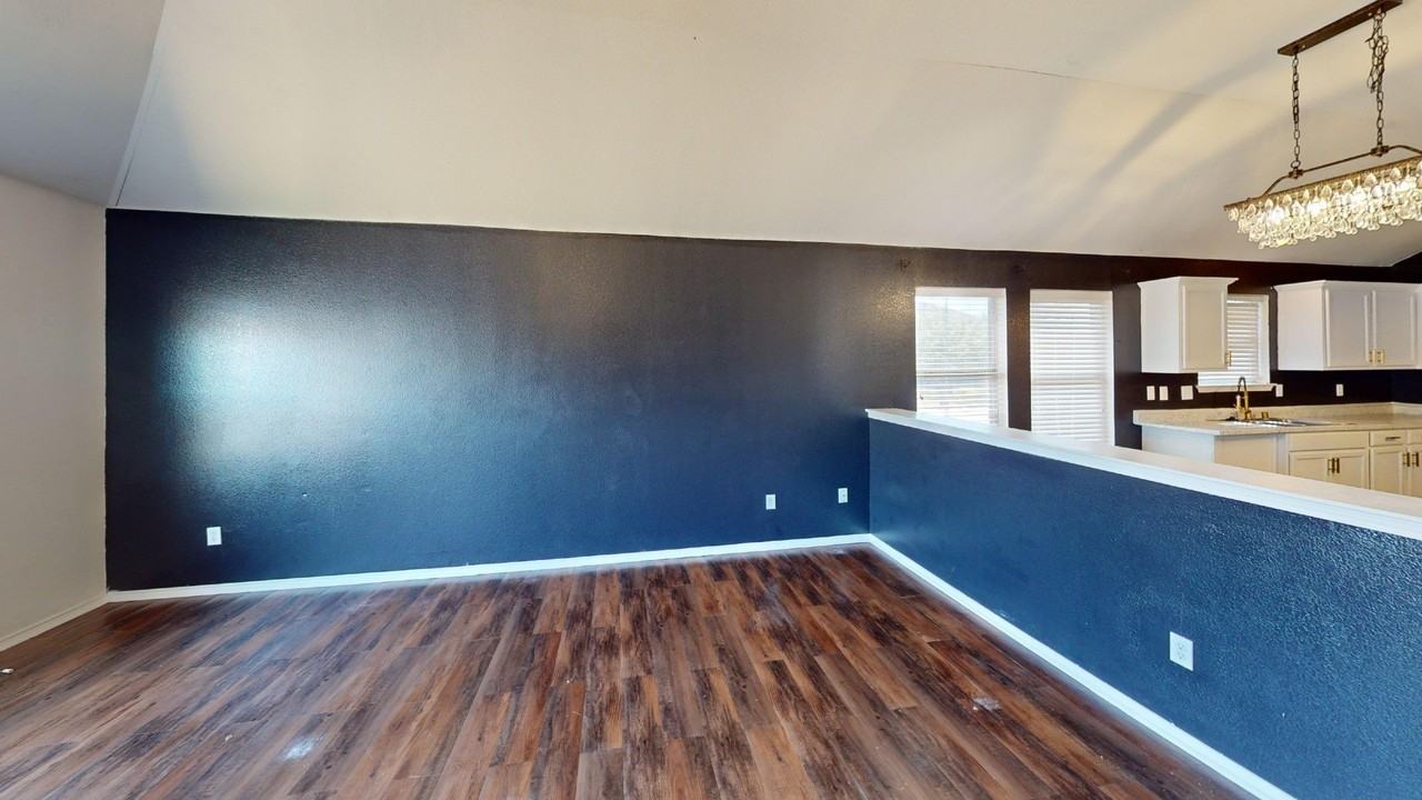 1815 Shanna Dr - Photo 7 of 24