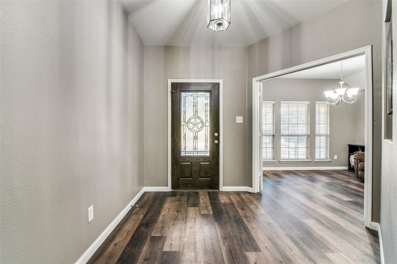2017 Childress Dr - Photo 3 of 18