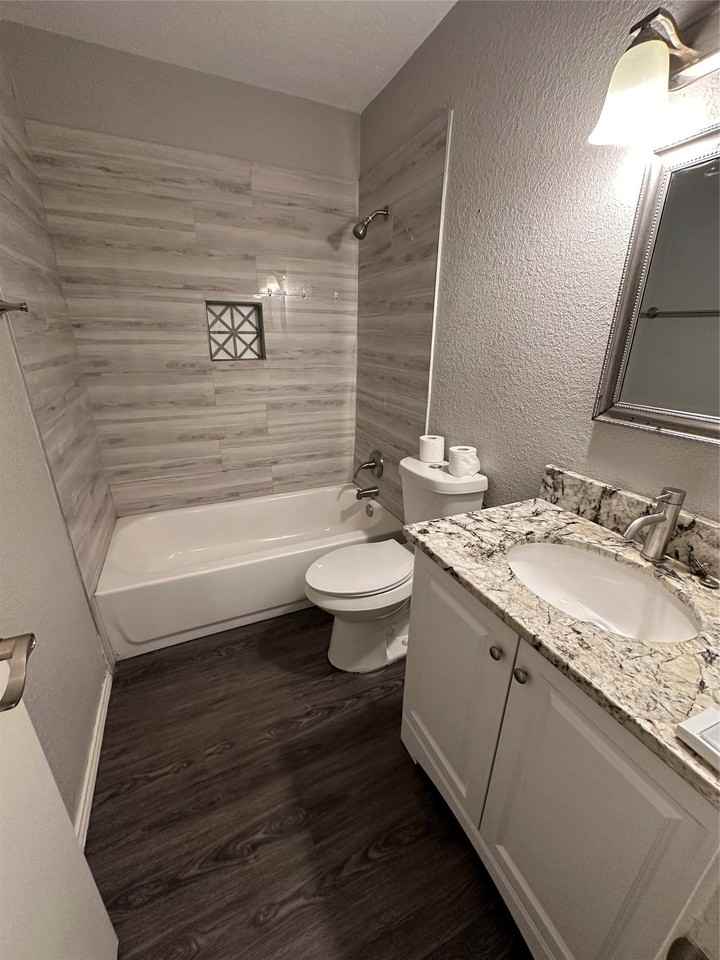 1459 Woodhall Ct - Photo 7 of 10