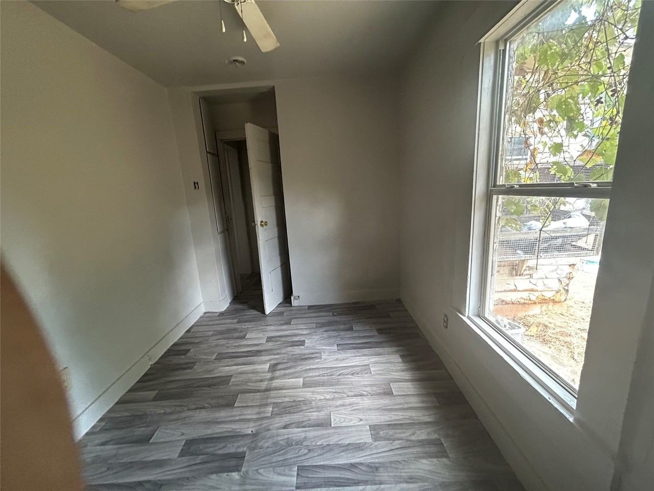 218 8th St - Photo 2 of 10