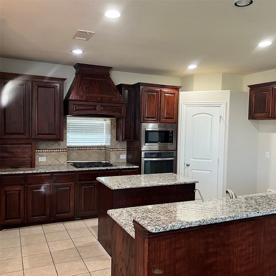 3532 Ballycastle Dr - Photo 7 of 19