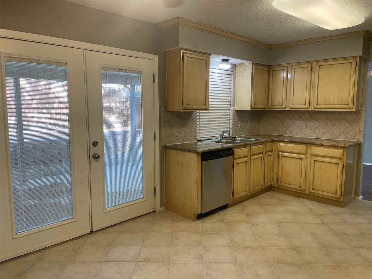 1807 Chittam Dr - Photo 6 of 24