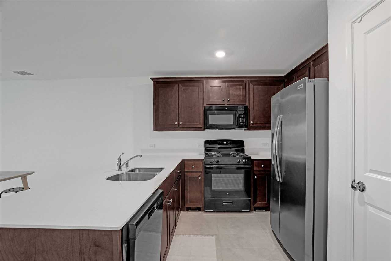 14048 Earlham St - Photo 3 of 13