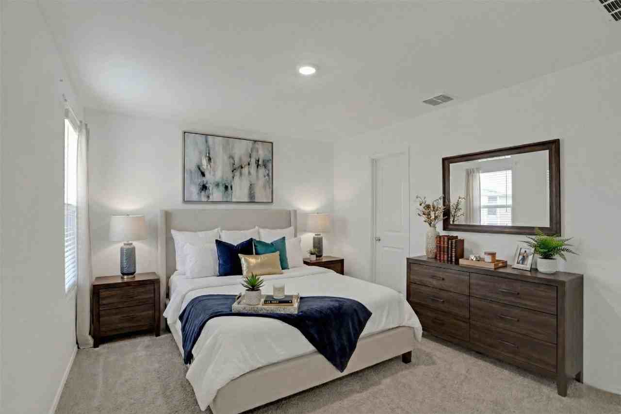 14048 Earlham St - Photo 7 of 13