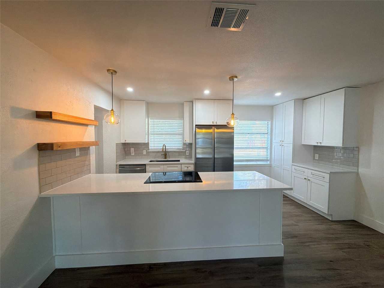 2309 Ballycastle Dr - Photo 3 of 13