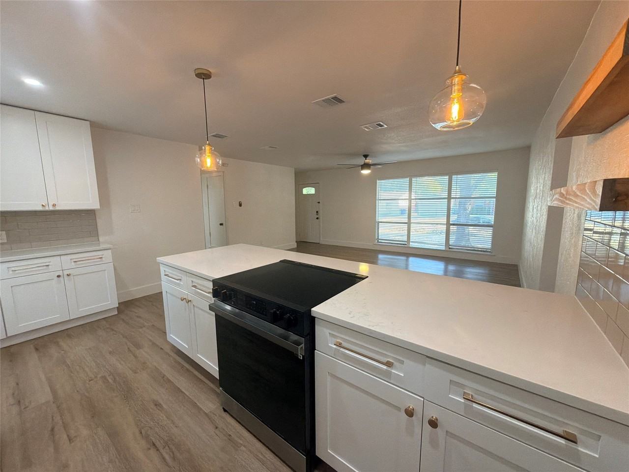 2309 Ballycastle Dr - Photo 6 of 13