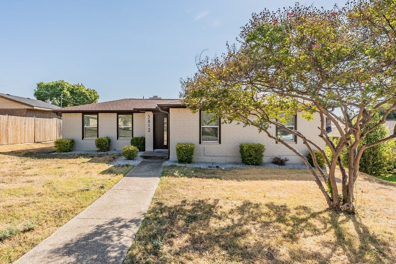 5812 Regatta Cir - Photo 2 of 31