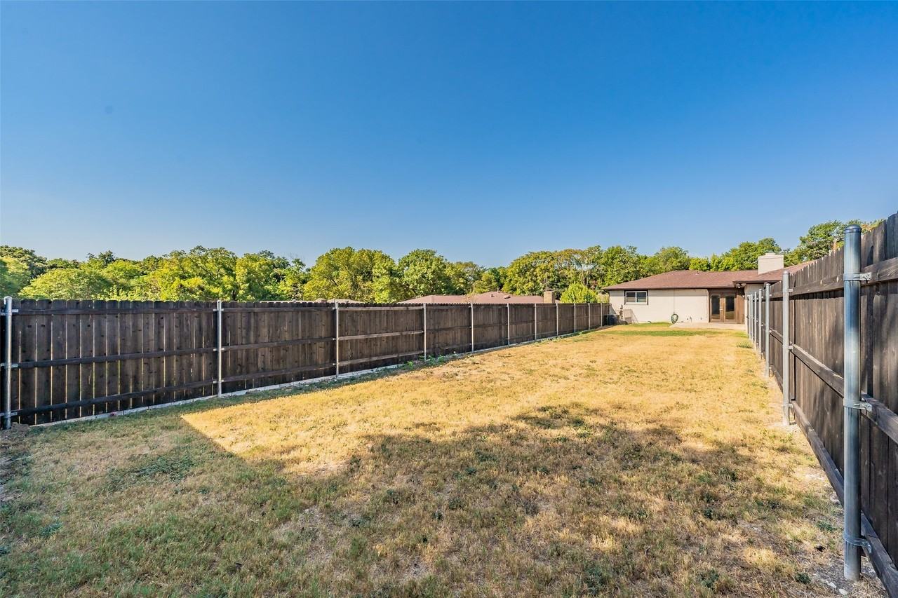 5812 Regatta Cir - Photo 7 of 31