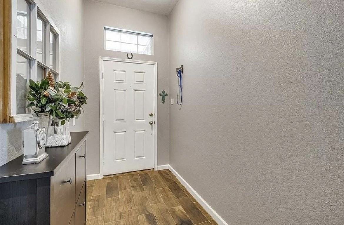 505 Harvard Dr - Photo 2 of 17